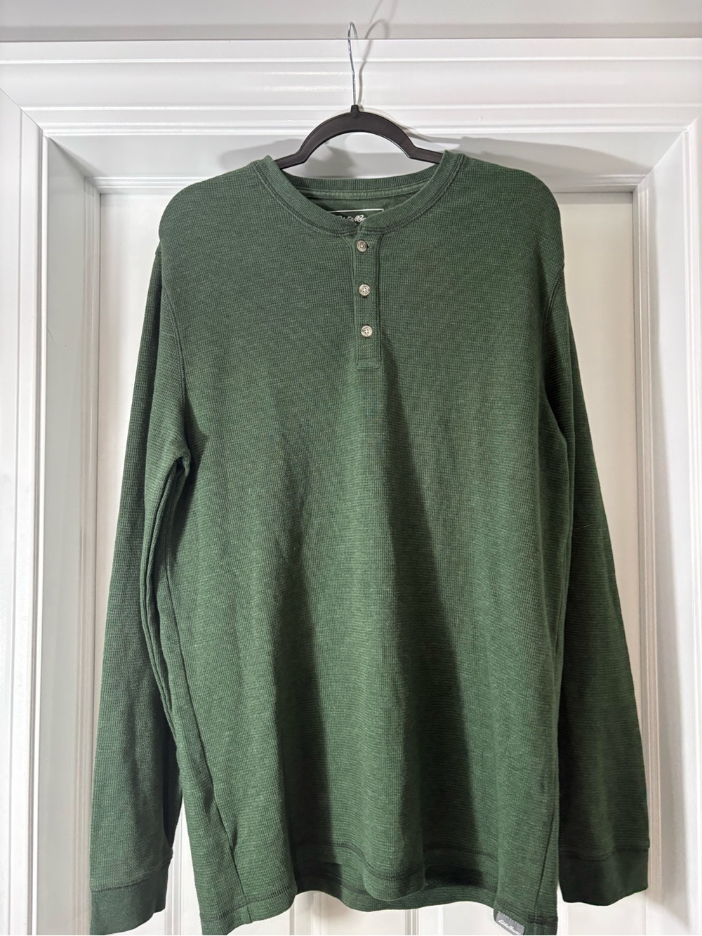 Eddie Bauer Men's Green Long-Sleeve Henley Shirt